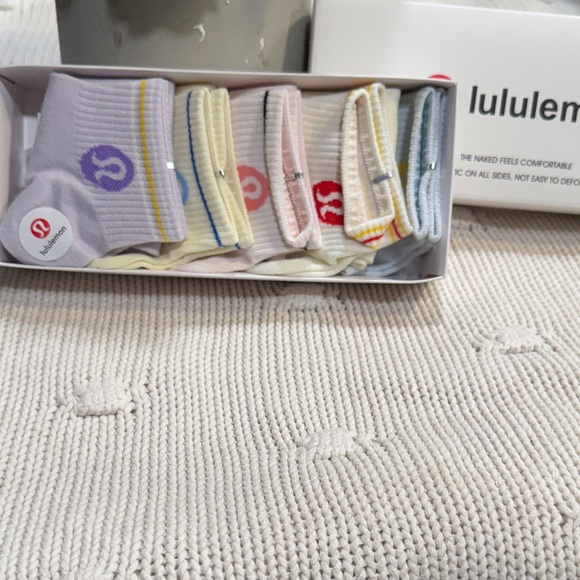 lululemon athletica womans Pastel Athletic Socks - Picture 2 of 4